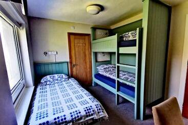 Fsc Rhyd Y Creuau Hostel