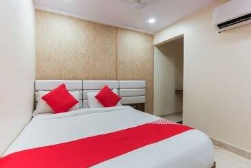 ホテル Oyo 47587  Ganesh Bhawan