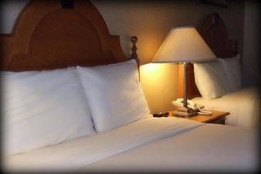 酒店 Ambassador Inn At Marquette