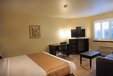 فندق Travelodge By Wyndham Concord