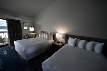 فندق Edgewater Inn And Suites