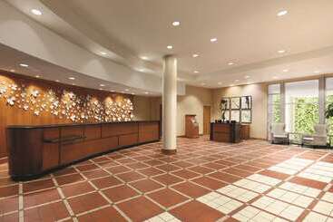 فندق Embassy Suites By Hilton Atlanta At Centennial Olympic Park