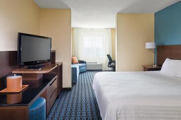 ホテル Fairfield Inn & Suites Lexington Keeneland Airport
