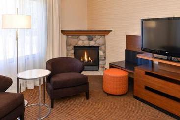 هتل Fairfield Inn & Suites By Marriott