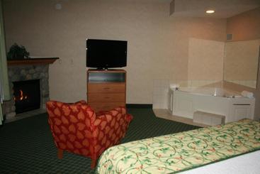 هتل Fairfield Inn & Suites By Marriott