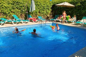 ペンション Residencial Playa Lisa