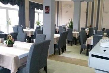 تختخواب و صبحانه Garni Hotel Kaća