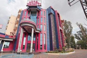 Hotel Capital O 40539  Triputi