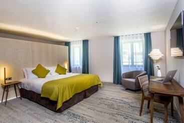 ホテル & Restaurant Sodade