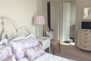 Bed and Breakfast Delamore House