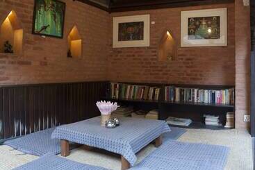 تختخواب و صبحانه Newa Chen Historic House Unesco