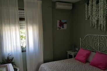 פנסיון Hospedería Rural Las Buganvillas