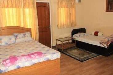 تختخواب و صبحانه Cozy Home