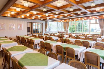 Отель Eve Plaza