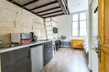 Studios Entre Le Pont D  Avignon Et Le Palais Des Papes