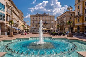 پانسیون Deluxe Ploech