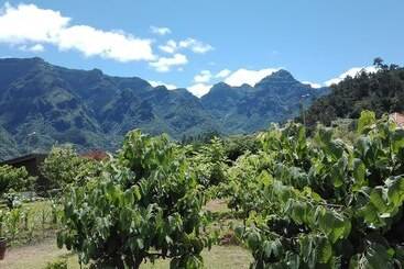 קוטג'' Grannys Farm