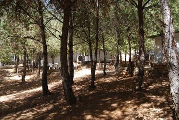 فندق Camping Valdearenas