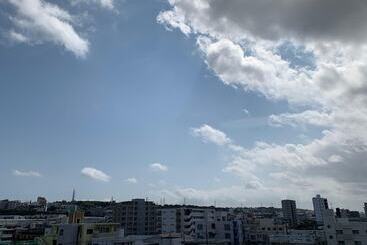 דירות לתיירים Mr. Kinjo Satomo In Ginowan