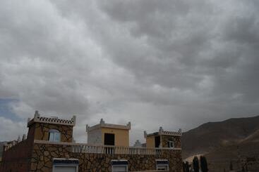 بنسيون Moussem Fiancailles D'imilchil