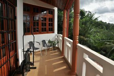 ペンション Springhill Homestay