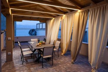 Apartments Malibu Two