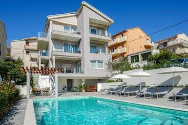 آپارتمانهای توریستها Olive Tree Apartments