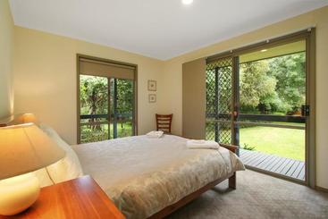 Rail Trail Cottage  Bright