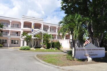 Отель Pommarine