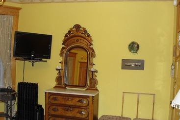 Ferris Mansion Bed & Breakfast