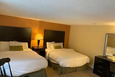 Four Winds Country Motel