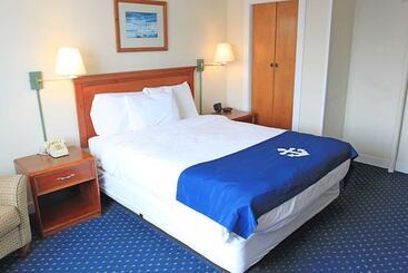 酒店 Fisherman's Wharf Inn