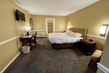 בית מלון כפרי Four Seasons Country Inn