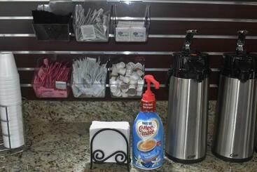 هتل Gadsden Inn And Suites