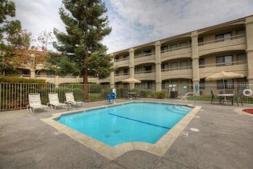 فندق Good Nite Inn Fremont