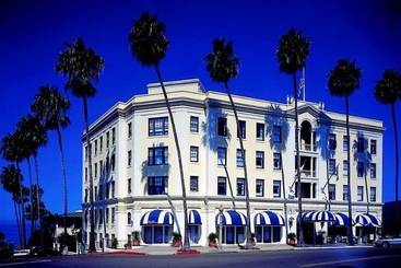 בית מלון כפרי Grande Colonial La Jolla