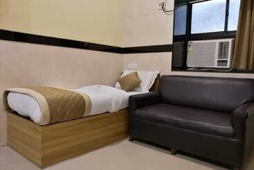 ホテル Swapna International