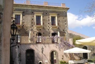 별장 La Rocca Della Rosa