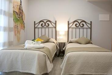 پانسیون Hostal Rural Villa De Mendavia