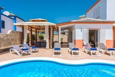 Villa Agustina
