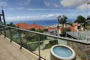 Villa Moniz By Lovelystay