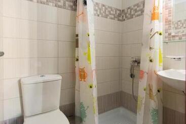 آپارتمان‌های توریست‌ها Apartments Villa Apostolis