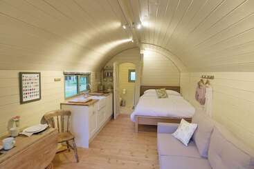 בית מלון כפרי Orchard Farm Luxury Glamping