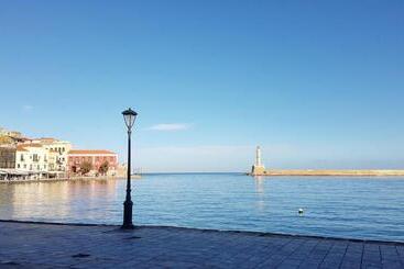 פנסיון Aoria Estate Old Port