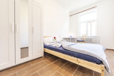 ペンション Simple Rooms   Yellow Inn