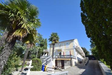 游客公寓 Apartments Margarita