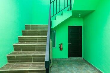 ホテル Oyo 1917 Mamora Residence