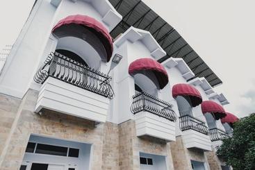 ペンション Reddoorz Plus Near Universitas Darma Agung Medan