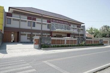 هتل Grand Parigi