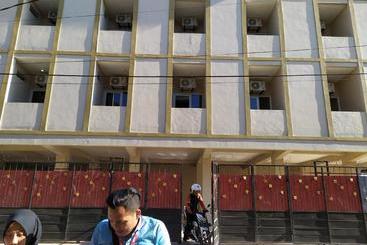 Отель Oyo 2006 Luvio Makassar